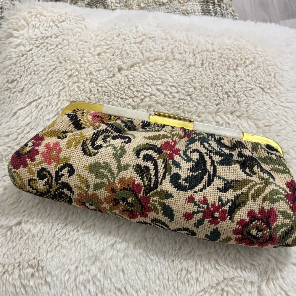 Non/Branded 60’s floral